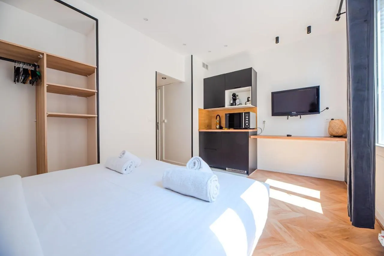 Elysees Apart Otel