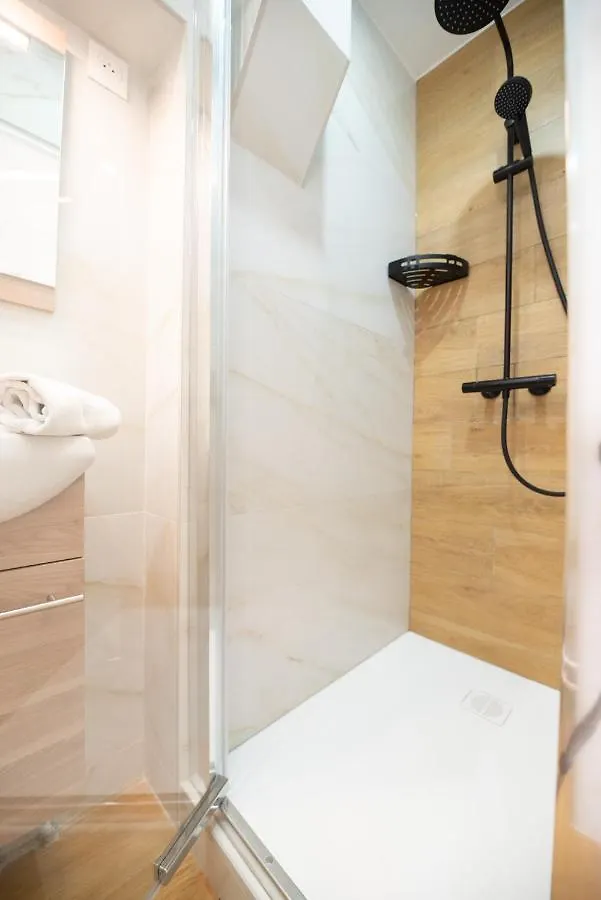 Elysees Aparthotel
