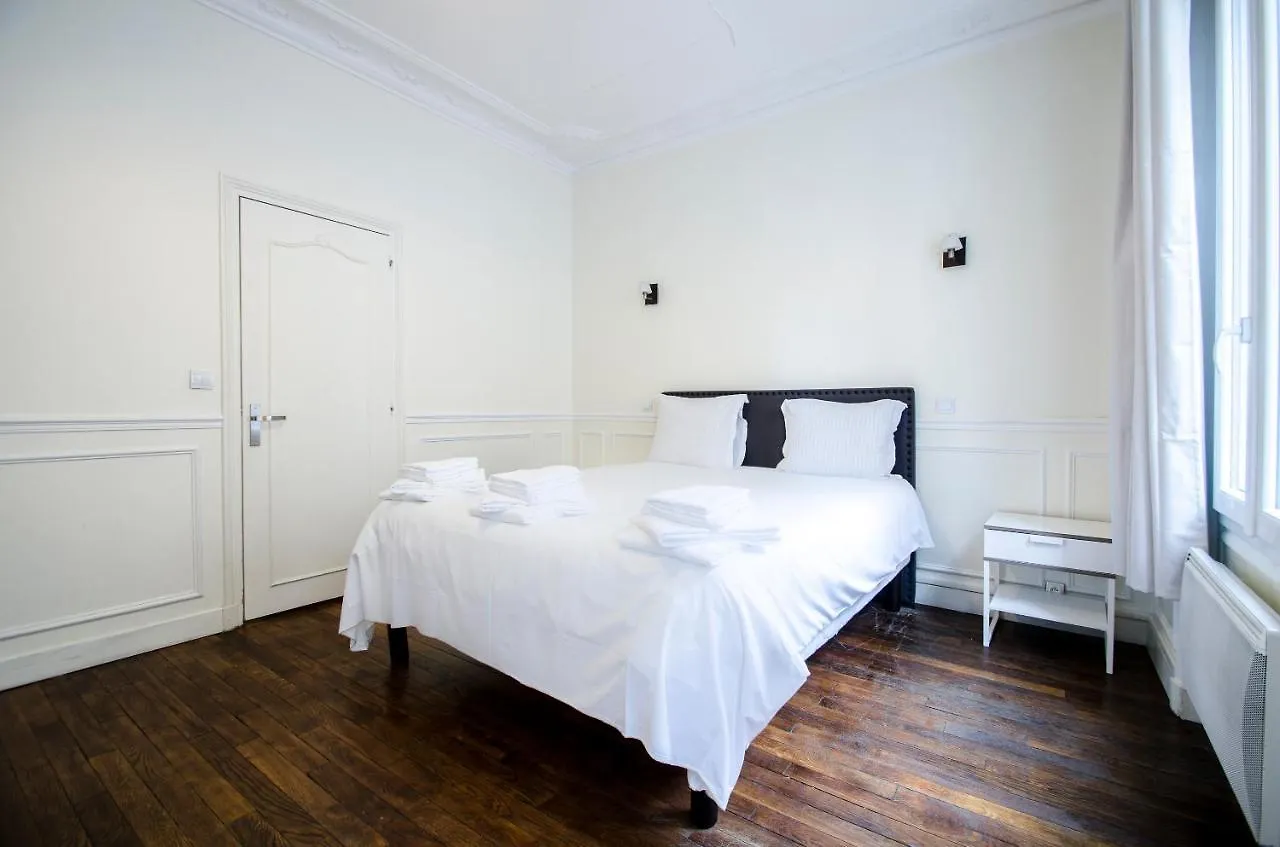 Elysees Aparthotel 2*